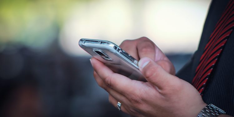 telefono cellulare salerno