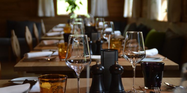 esercizi commerciali