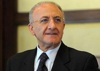 de luca azzolina passeggiate scuole pensioni