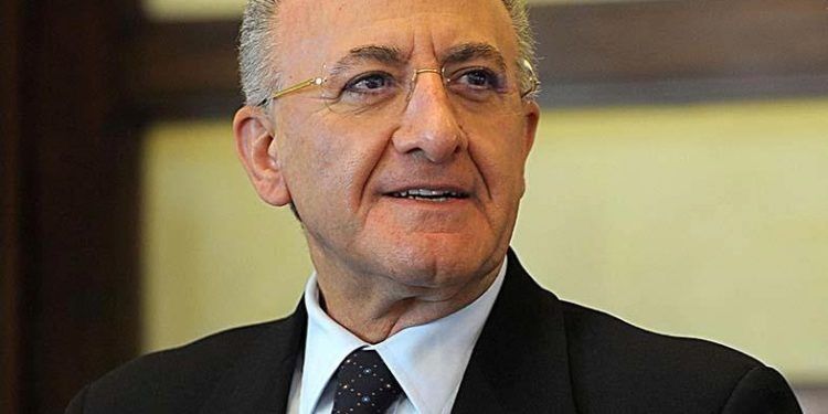 de luca azzolina passeggiate scuole pensioni