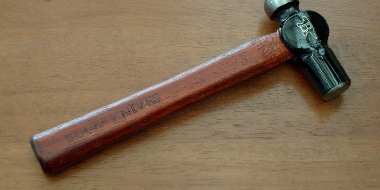 sorella madre martello