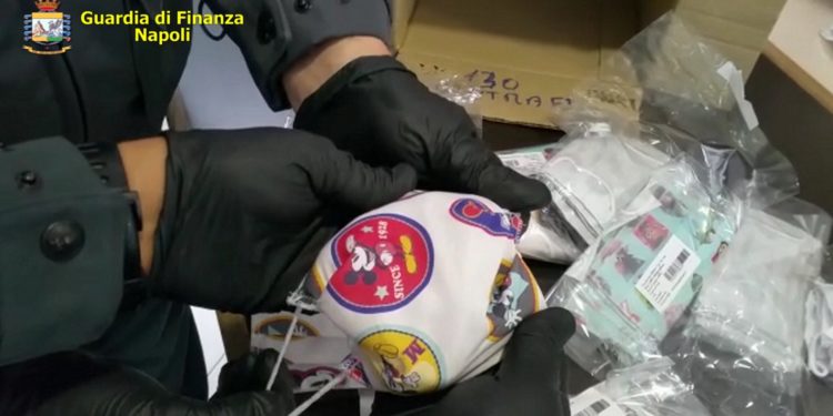 mascherine contraffatte immagini