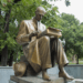 statue