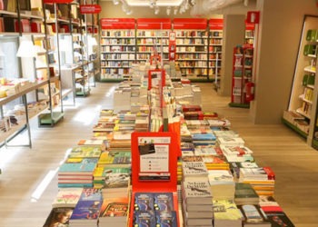 Mondadori Bookstore