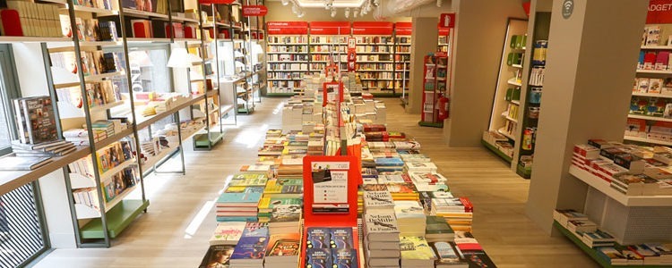 Mondadori Bookstore