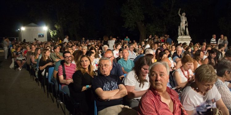 Cinema intorno al Vesuvio