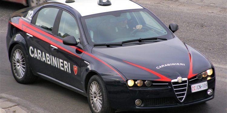 carabinieri violenza
