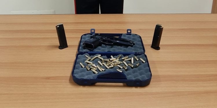 battipaglia nascondeva pistola