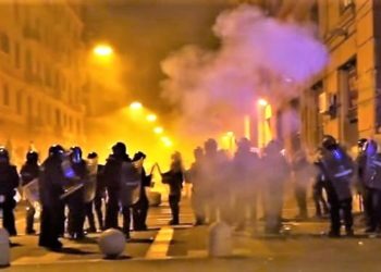 Guerriglia a Napoli, condannati e liberati i due 32enni arrestati