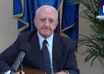 De Luca: “Con 1.000 contagi e solo 200 guariti è lockdown”