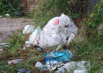 Continua a Teverola l’odissea di Luigi. Attaccato a un respiratore, vive tra roghi tossici e indifferenza (Video)
