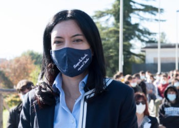 Scuola, infuria la polemica sull’ipotesi del rientro in aula dal 9 dicembre