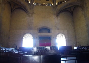 Napoli, ancora un rinvio sul bilancio. De Magistris salvato dall’opposizione