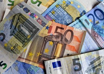 Frode fiscale, sequestri per oltre 240mila euro a una società di computer e software nel Casertano