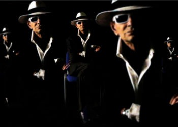 “Jazz donne fragole & ombrelli”, il ritorno di Pino D’Angiò: “Faccio dischi per divertire”