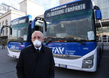 Campania, consegnati 260 nuovi autobus per il trasporto pubblico locale