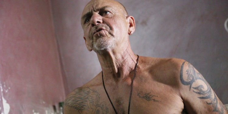 Giuseppe De Vincentis in una scena de "La conversione" (foto di Nina Borrelli)