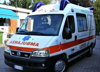 Aggredita un'ambulanza con paziente in codice giallo