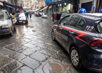Napoli, setacciato il borgo Sant’Antonio Abate: denunciate due persone per furto d’energia