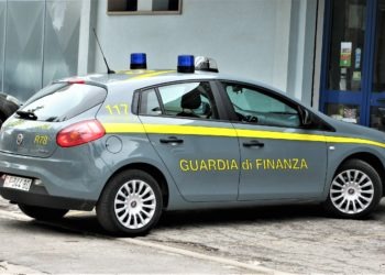 Maxi-sequestro di prodotti cinesi contraffatti, deferite 3 persone di Scafati