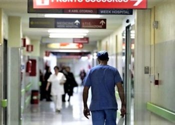 Dramma ad Aversa, neonata muore subito dopo il parto. I genitori: “Vogliamo la verità”