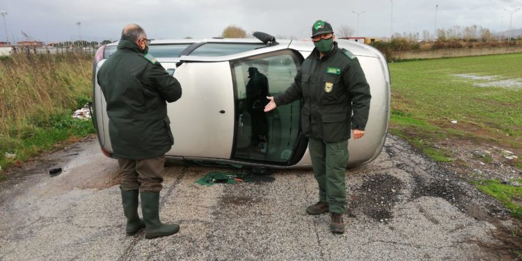 cimitero auto Acerra Afragola Wwf