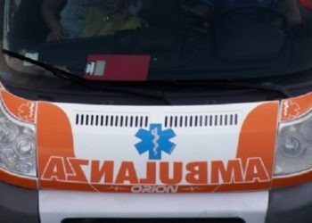 Napoli, cade dall’ottavo piano di un appartamento: in gravi condizioni una 15enne