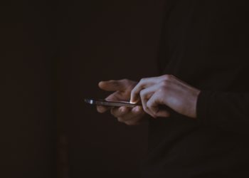 Cittadino segnala episodi di spaccio attraverso l’app della polizia: arrestato 42enne a Grumo Nevano