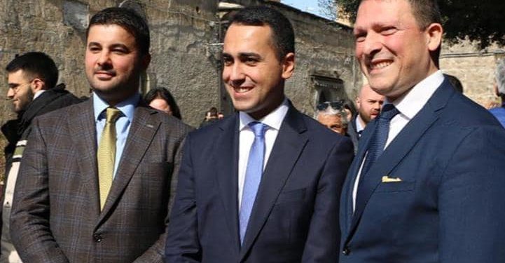 Da sinistra, il senatore Fabio Di Micco, il ministro Luigi Di Maio e il deputato Giovanni Russo