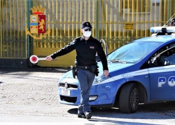 Napoli, arrestato corriere della droga: sequestrati 30 chili di stupefacenti