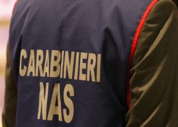 Casoria, dolciumi scaduti nella calza della Befana: denunciato imprenditore