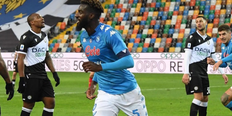 Bakayoko dopo aver realizzato il gol di testa della vittoria a Udine