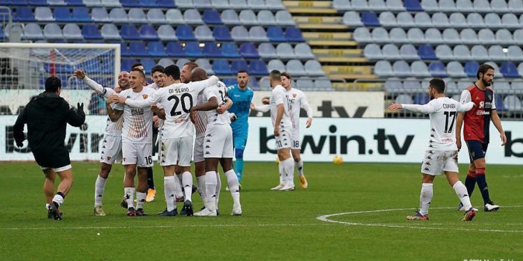 Cagliari Benevento 1-2