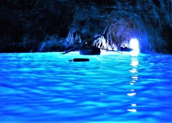 Capri, cantiere abusivo vicino alla grotta azzurra: tre denunciati
