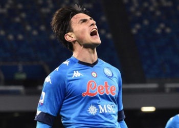 Il Napoli batte 2-0 il Parma e ritrova la vittoria anche in campionato. Polemico Gattuso: “Troppe cattiverie su di me”