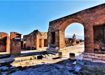 Napoli, lunedì riaprono gli scavi di Pompei, il Museo archeologico e il Madre