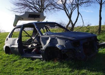 Somma Vesuviana, scoperto cimitero di auto rubate: sequestrata area di 500 metri quadrati