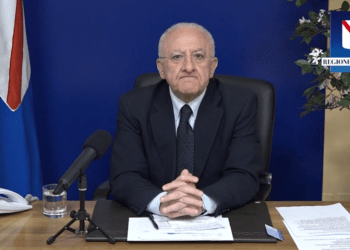 De Luca: “Se saremo irresponsabili, tra due settimane la Campania sarà chiusa”