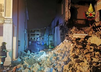 Gricignano d’Aversa, crolla un vecchio edificio nella notte