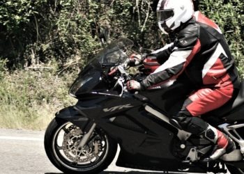 Avellino, motociclista sotto l’effetto di cocaina provoca pericoloso incidente: denunciato