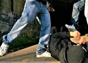 Napoli, rissa sul lungomare con accoltellamento: denunciate cinque persone