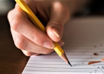 Riparte la scuola in Campania: oggi in classe i più piccoli