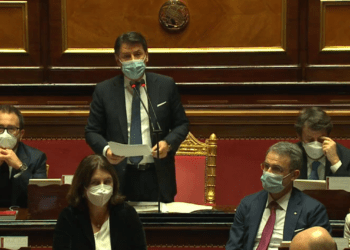 Crisi di governo, per Conte 156 sì in Senato: passa la fiducia ma l’esecutivo è in bilico