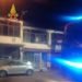 Castel Volturno, incendio all’ultimo piano di un palazzo: muore un uomo di origini ghanesi