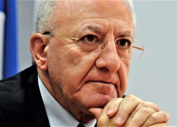 De Luca solleva dall’incarico i tre vigili di Salerno promossi a dirigenti regionali