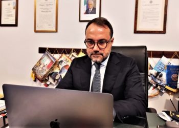 Coronavirus, picco di contagi a Castellammare di Stabia: il sindaco chiude le scuole e dispone un mini-lockdown