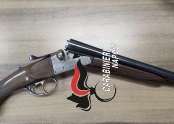 Cardito, nascondeva un fucile a canne mozze rubato nel bagno della sua macelleria: arrestato 33enne