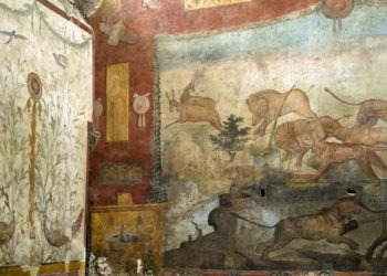 Pompei, la Casa dei Ceii si rifà il look: concluso il restauro dell’affresco nel giardino (Video)