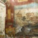 Pompei, la Casa dei Ceii si rifà il look: concluso il restauro dell’affresco nel giardino (Video)