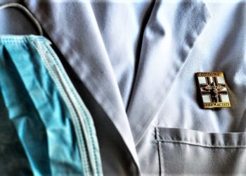 Vaccini, l’idea è quella di distribuirli anche in Campania nelle farmacie